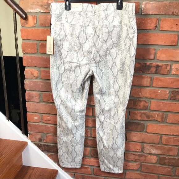 NYDJ NEW Ami High Rise Animal Snakeskin Print Jeans Slim Pant Stretch Gray  16 - Picture 3 of 16